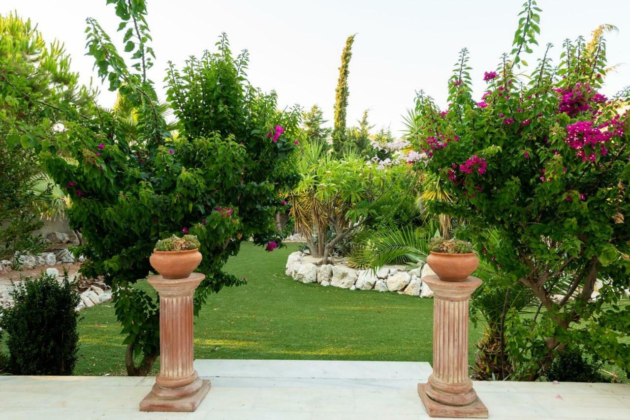 Nicole'S Garden Villa Kallithéa Exteriör bild